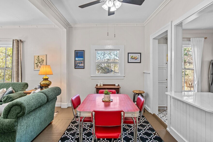 Building Photo - 133 Lenoir Ave