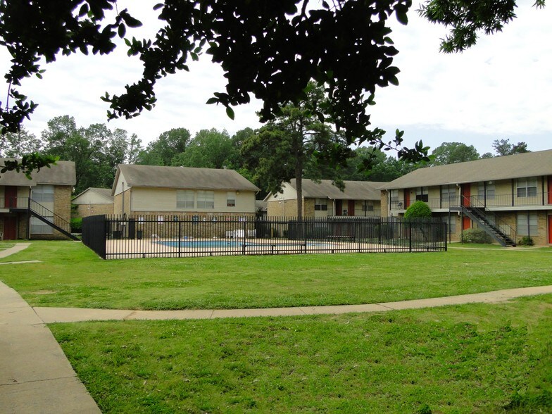 Luxe 30 8701 Interstate 30 Little Rock AR 72209 Apartment Finder