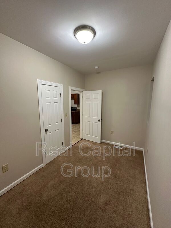 Building Photo - 21 124th St