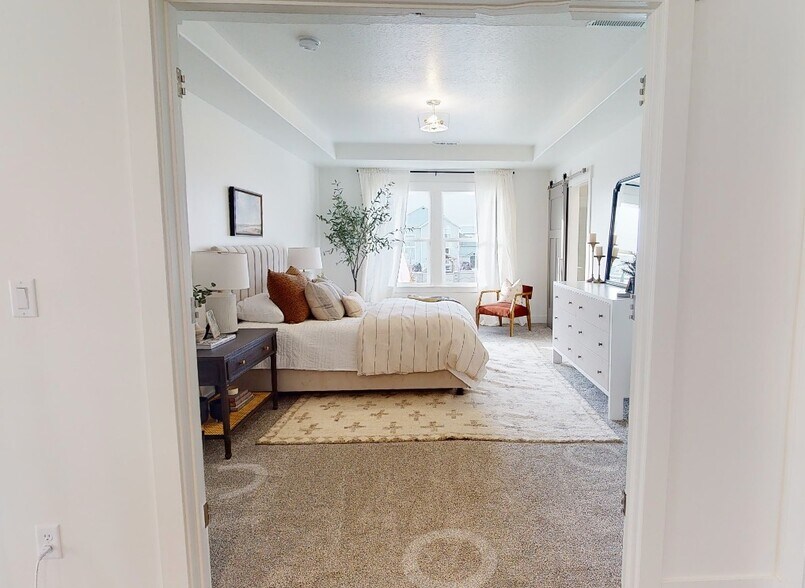 Building Photo - 1307 W Quailhill Rd