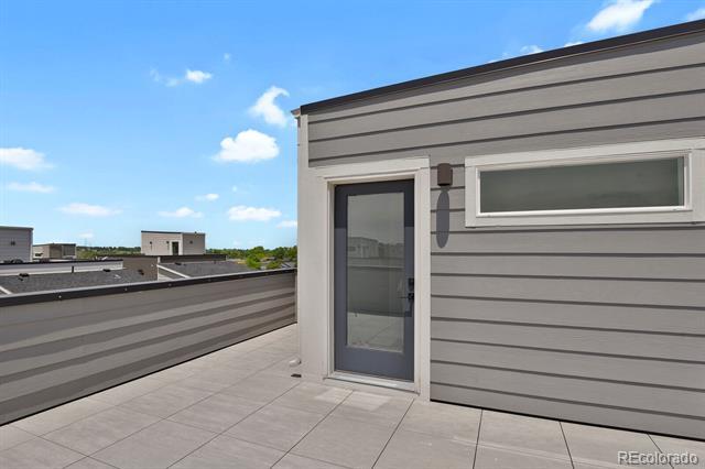 Building Photo - 20999 E Quincy Dr
