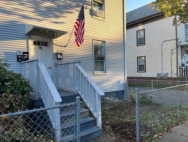 Building Photo - 90 Timson St