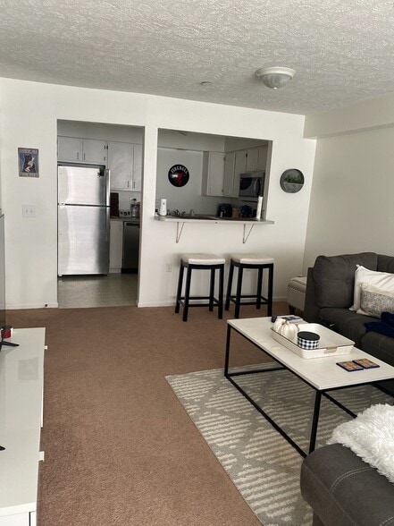 2BR, 2BA - 894 SF - Unit B - Sycamore Place
