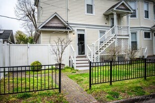 Building Photo - 4501 Victoria Blvd