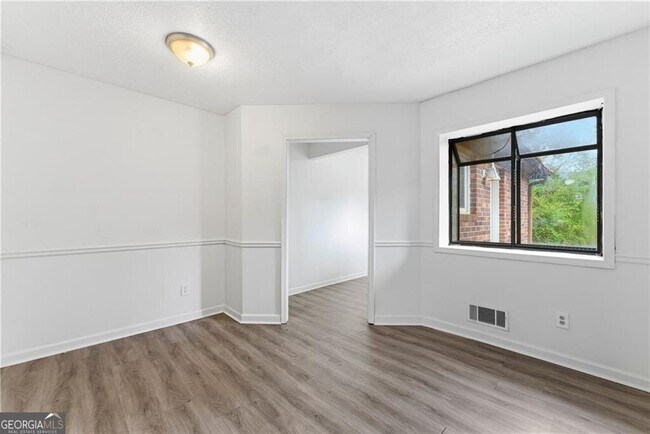 Building Photo - 2130 Fieldstone View Ct SE