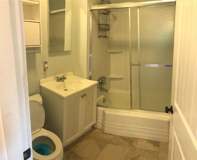 Building Photo - 6 Winsor Ave