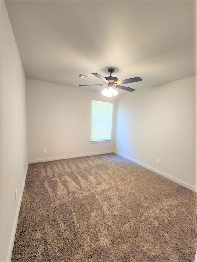 Building Photo - New 3 Bed 2 Bath Duplexes SW 40th & Shield...