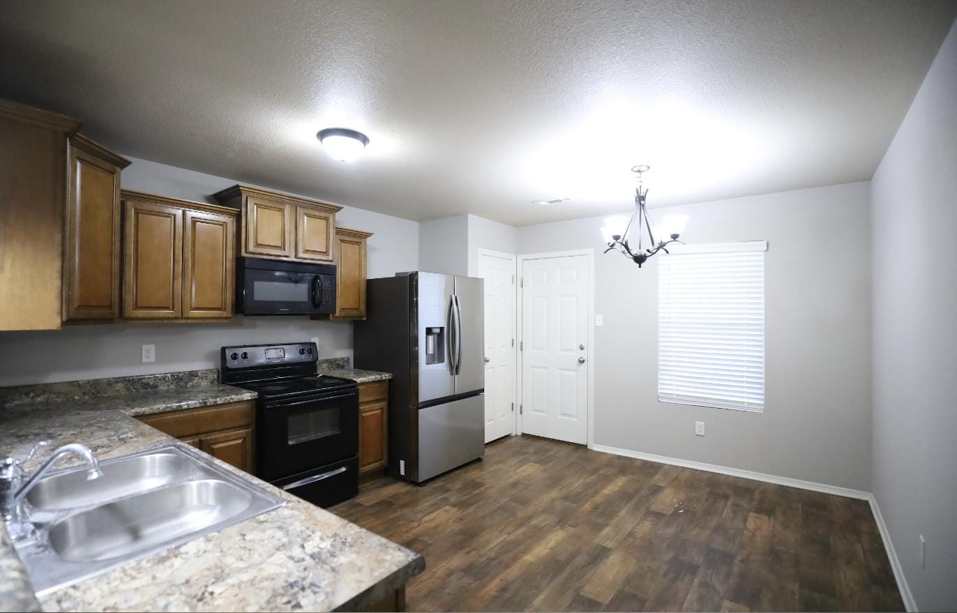 Building Photo - 3809 Remington Dr
