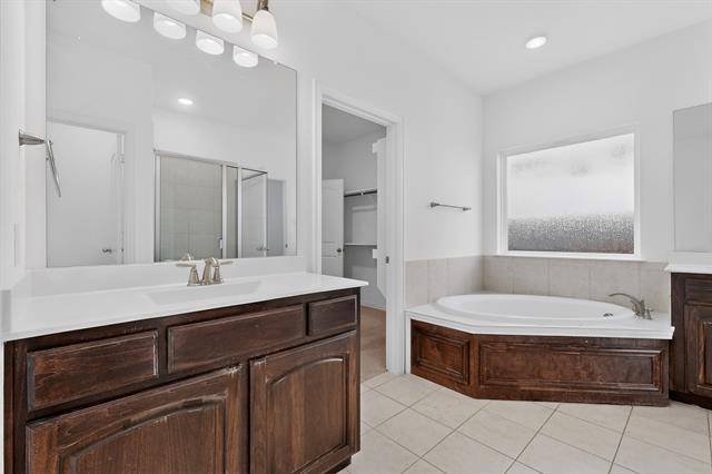 Building Photo - 2249 English Ivy Rd