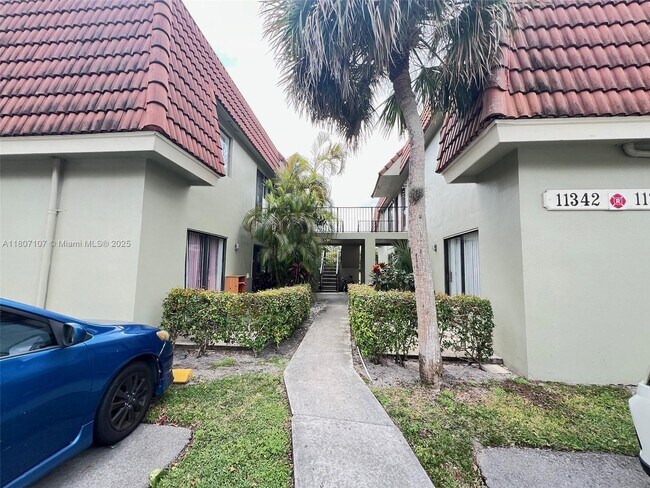 Building Photo - 11342 Royal Palm Blvd