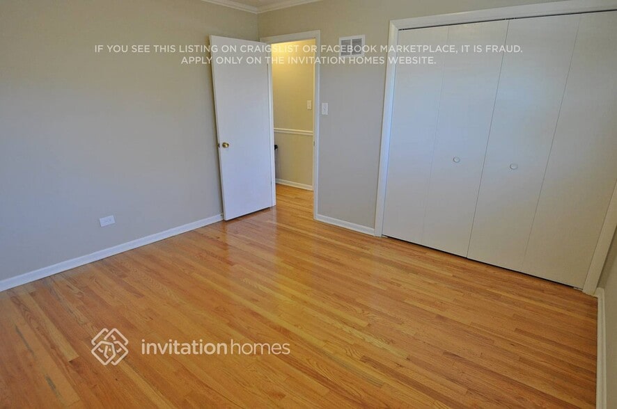 Building Photo - 7653 W 105th St