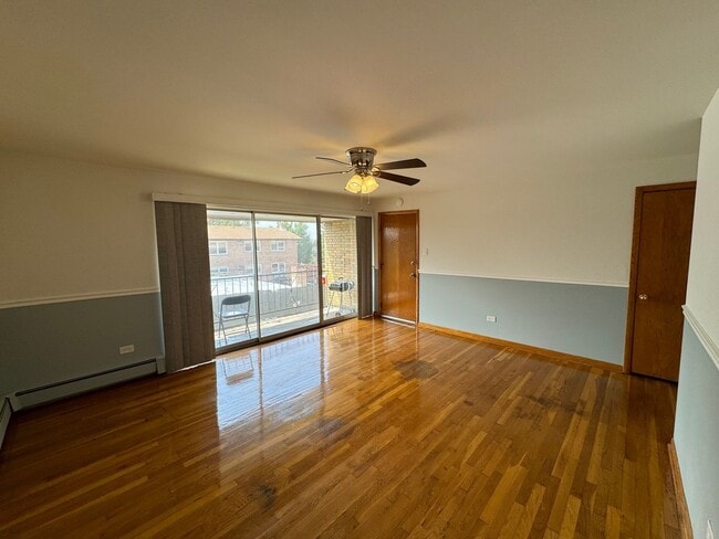 Building Photo - 3014 W 59th St