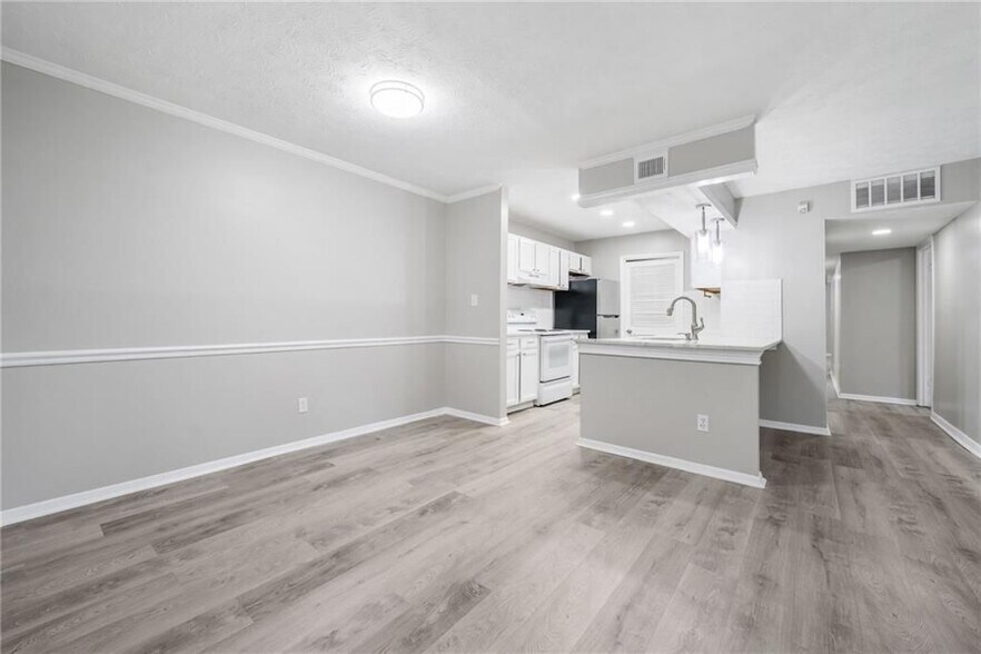 Building Photo - 113 Tuxworth Cir