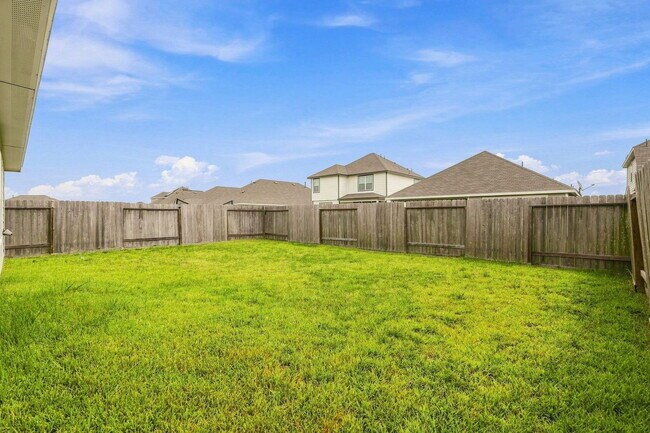 Building Photo - 5323 Brooklyn Rose Dr