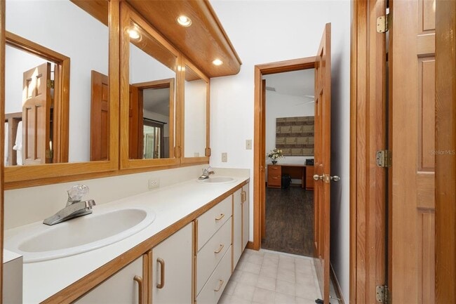 Building Photo - 413 SW 97th Terrace