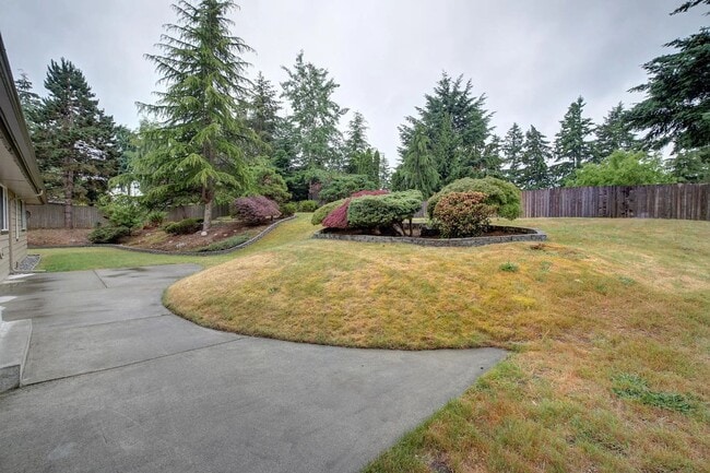 Building Photo - 3bd/2ba Federal Way House