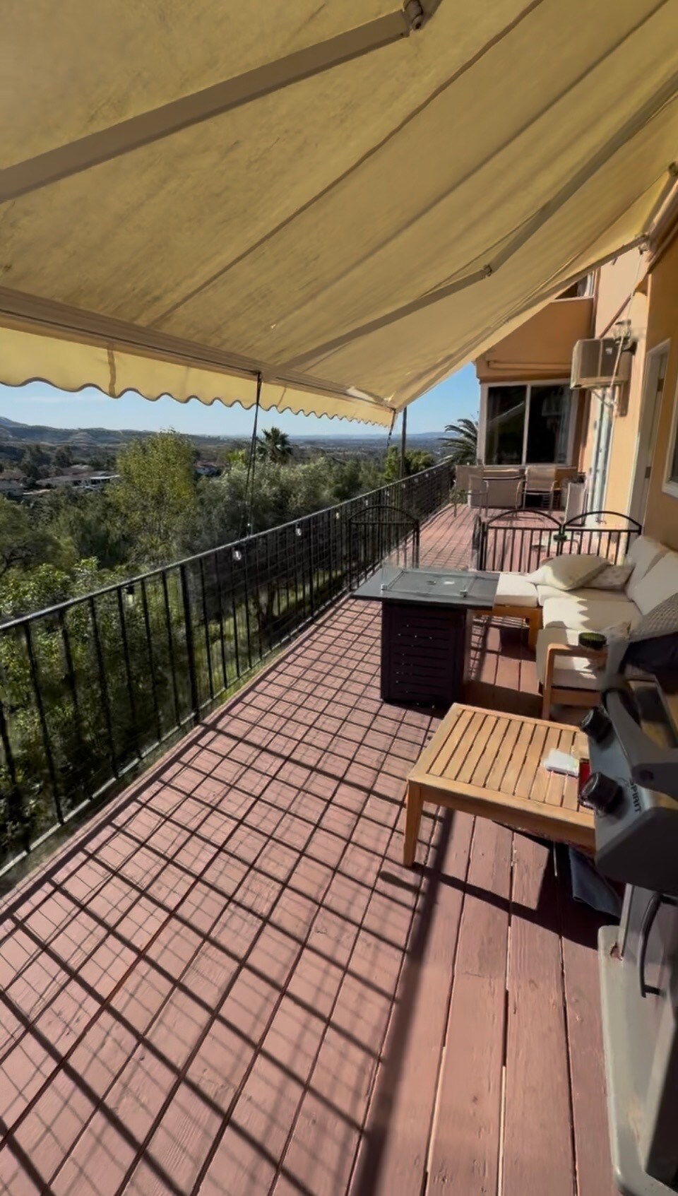 Building Photo - 10352 Cowan Heights Dr