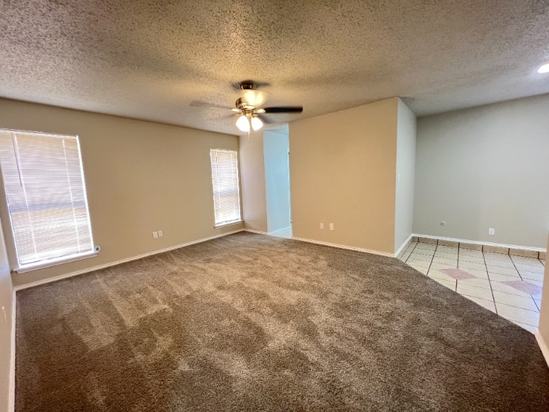 Building Photo - 6417 Canyon Cir