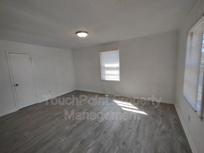 Building Photo - 1413 Phil Thurman Rd