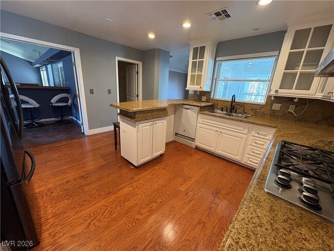 Building Photo - 71 Whitewind Ln