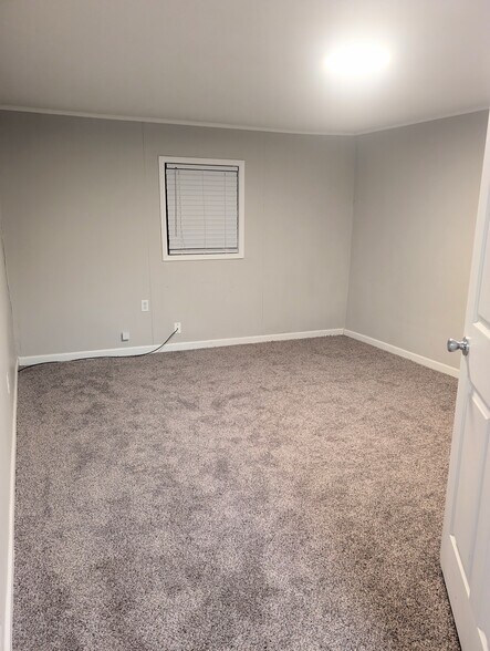 Building Photo - 200 E Jean St