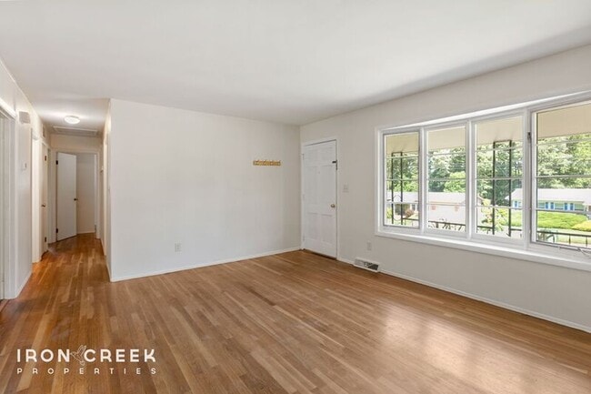 Building Photo - 59 Starmount Dr