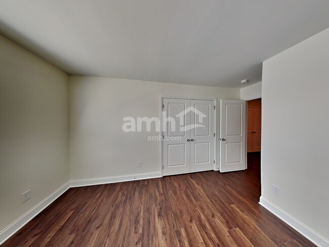 Building Photo - 5222 Blue Mountain Dr