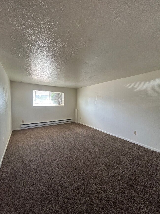 Building Photo - 5105 Hawthorne-8