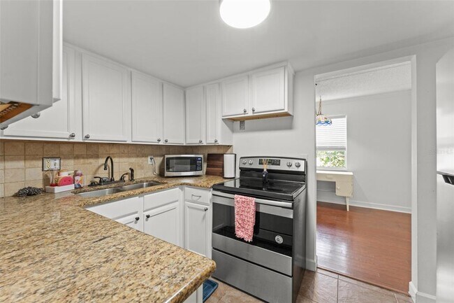 Building Photo - 225 Lewfield Cir