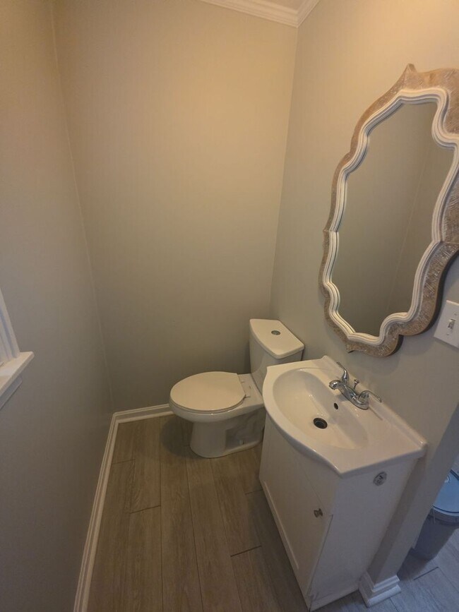 Building Photo - 3-Bedroom Home with Fireplace and Covered Patio in Sparta