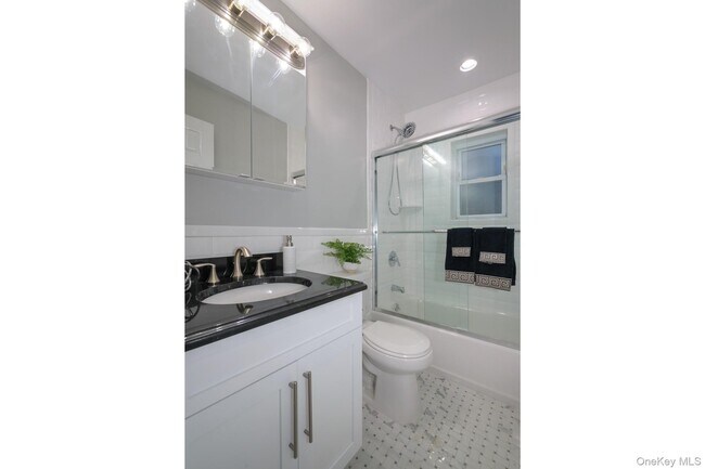 Building Photo - 92 S Clinton Ave