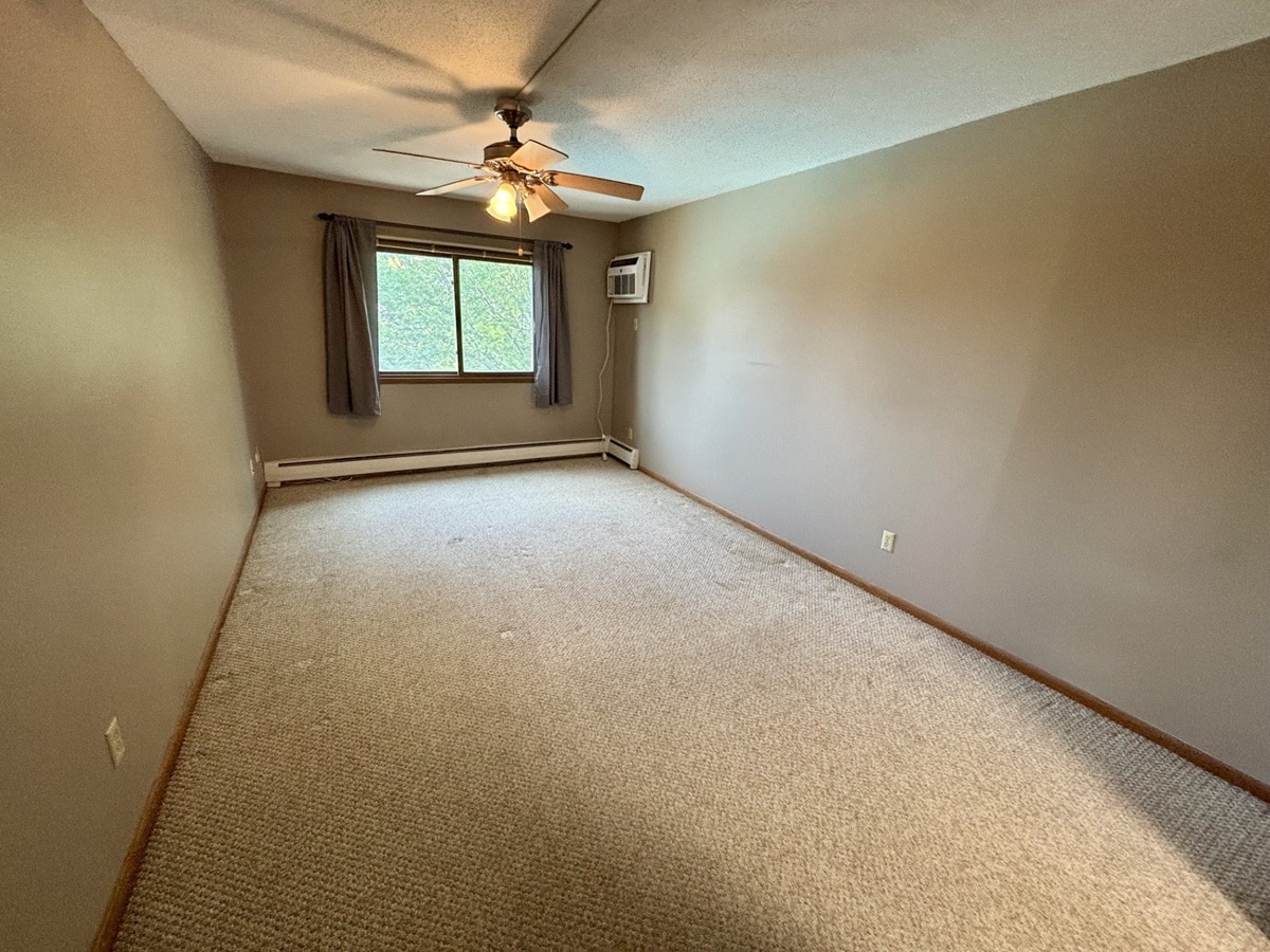 Building Photo - 255 Westview Dr