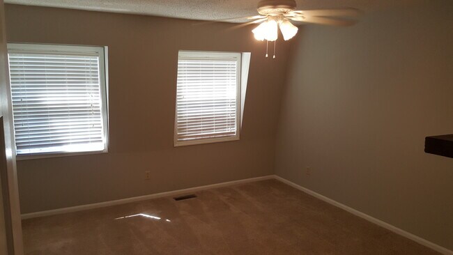 Building Photo - Coming Soon!!! Condo/Townhouse in Knoxville
