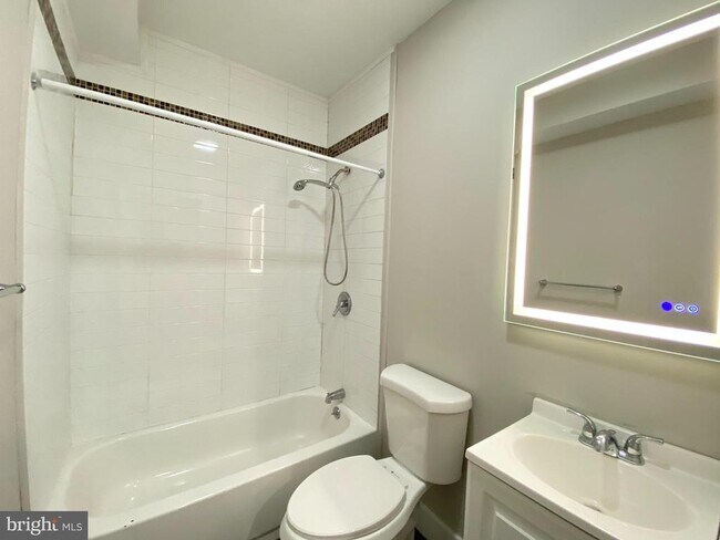 Primary Photo - 1716 N Bouvier St