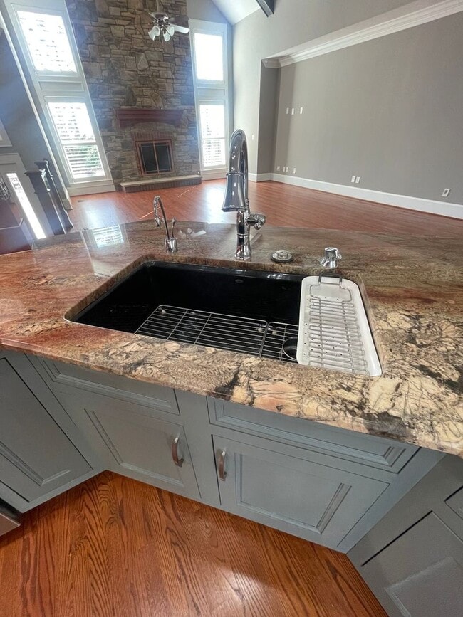 Building Photo - 4 Bedroom Soddy Daisy Rental Property with...