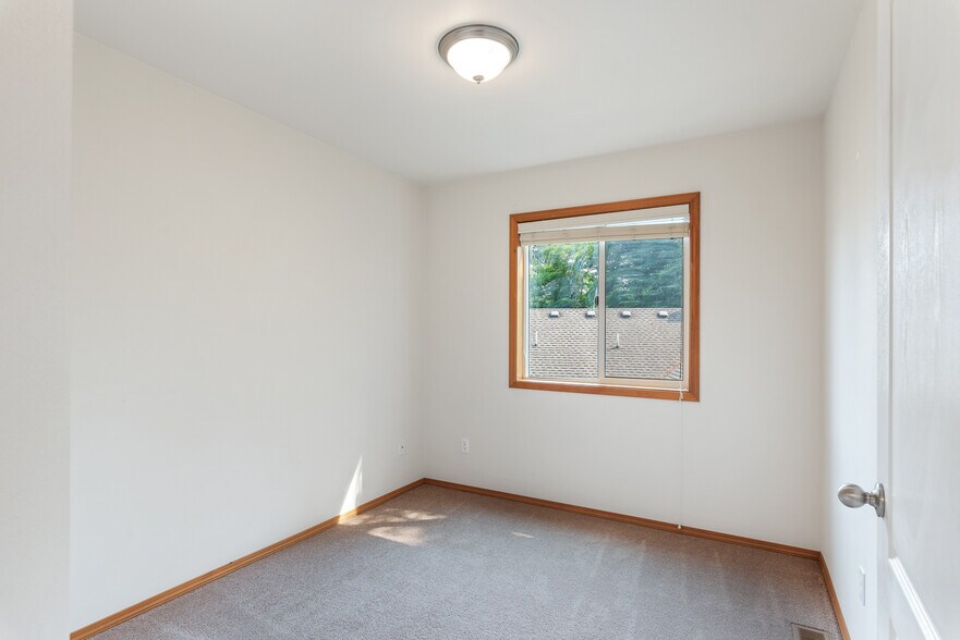 Building Photo - 26018 72nd Ave NW