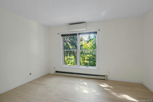 Building Photo - 75 Woodcrest Ave
