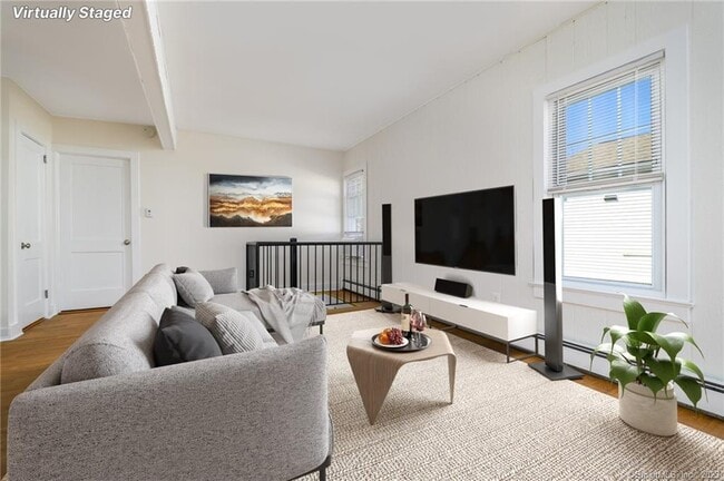 Building Photo - 15 Duncanson St