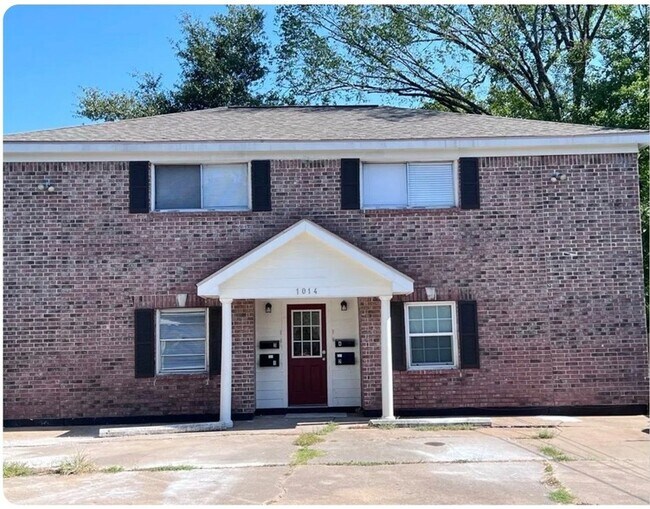 Building Photo - 1014 E 23rd St