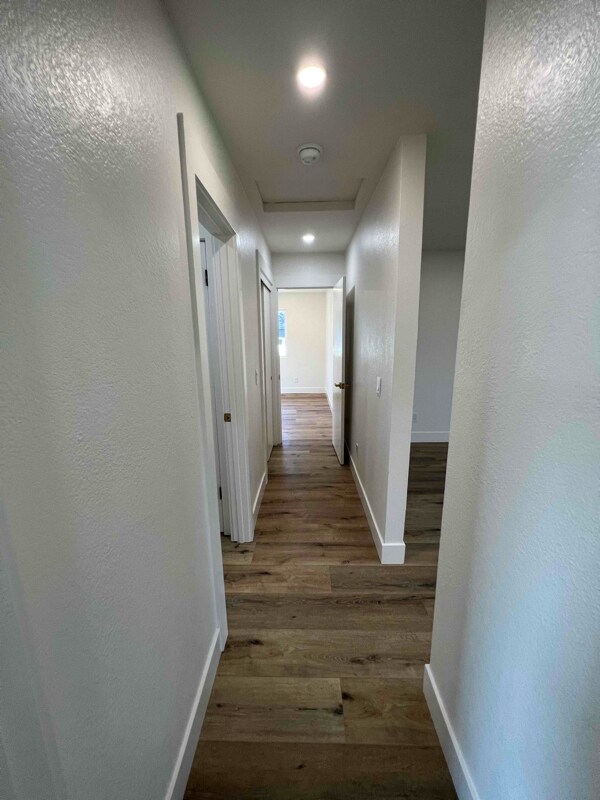 Building Photo - 410 Calle Del Monte