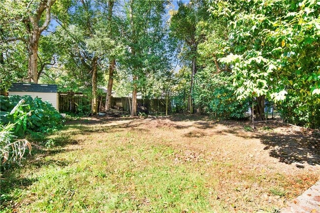 Building Photo - 112 Espejo St