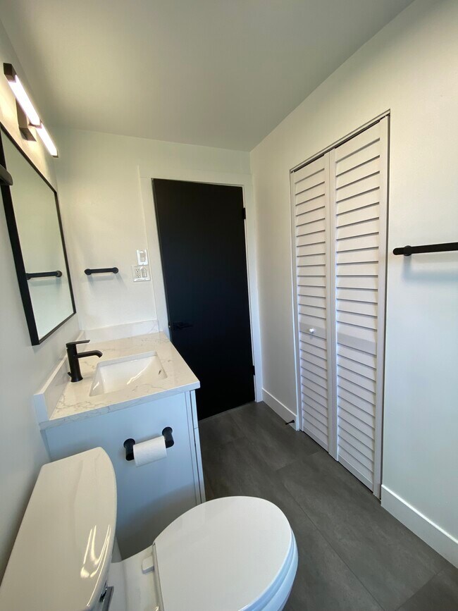 Bathroom - Washer/dryer combo in closet - 2212 Perry St