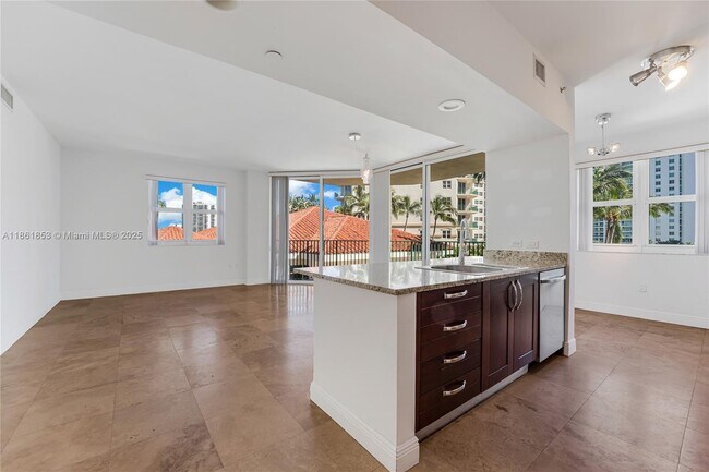 Building Photo - 19900 E Country Club Dr