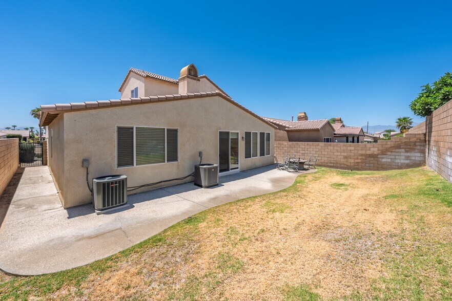 Building Photo - 84126 Canzone Dr