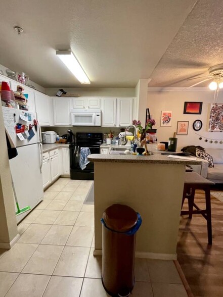Kitchen - 8889 Caminito Plaza Centro