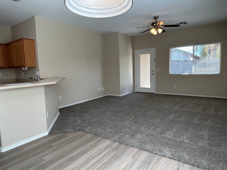 Building Photo - 3783 E Woodside Way