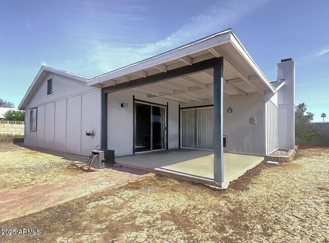 Building Photo - 1203 W Mariposa St