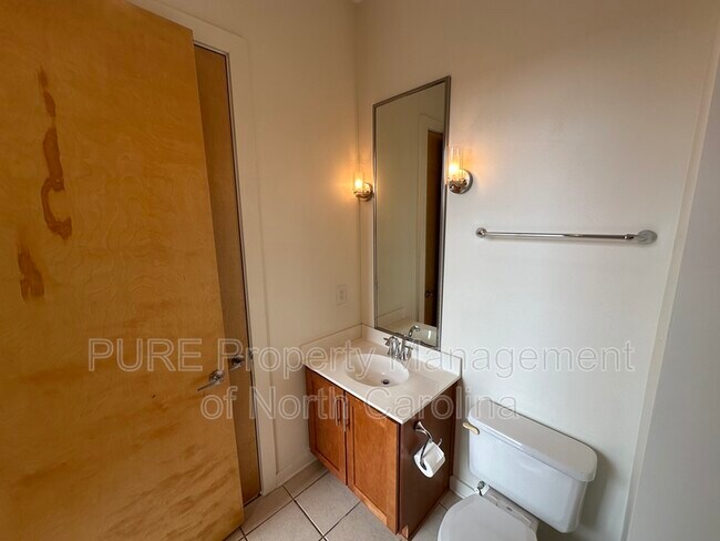 Building Photo - 2116 McClintock Rd