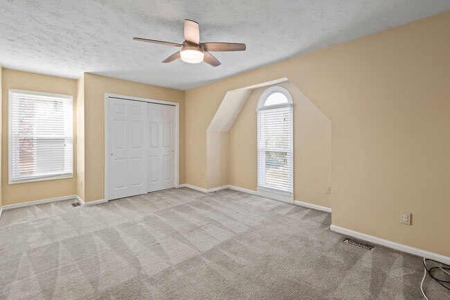 Building Photo - 804 Lancaster Ln