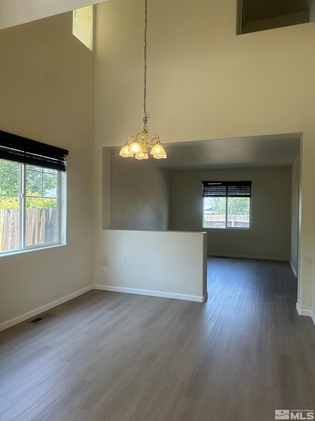 Building Photo - 5911 Sapphire Ridge Ct